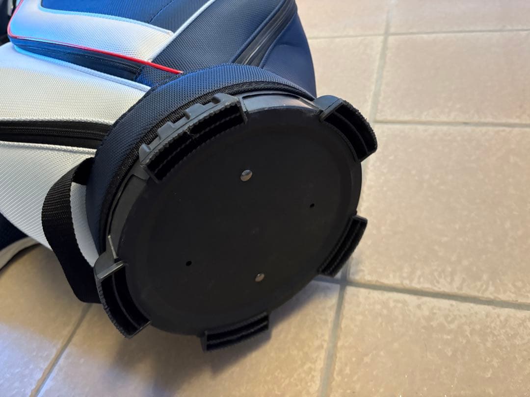 [美品]Callaway（キャロウェイ）スタンド式キャディバッグ ナイロン／軽量