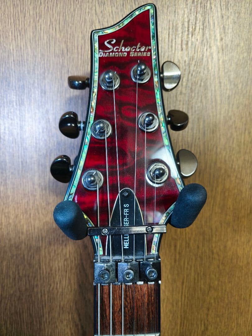 Schecter Hellraiser Sustainiac搭載（サスティナー）