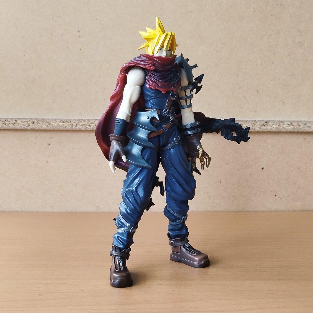 プレイアーツ クラウド キングダムハーツ ファイナルファンタジー