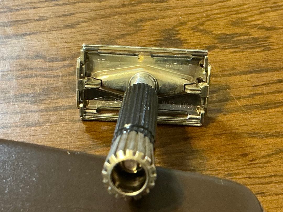 【ビンテージ】Gilletteシェーバーセット 替刃　専用ケース付