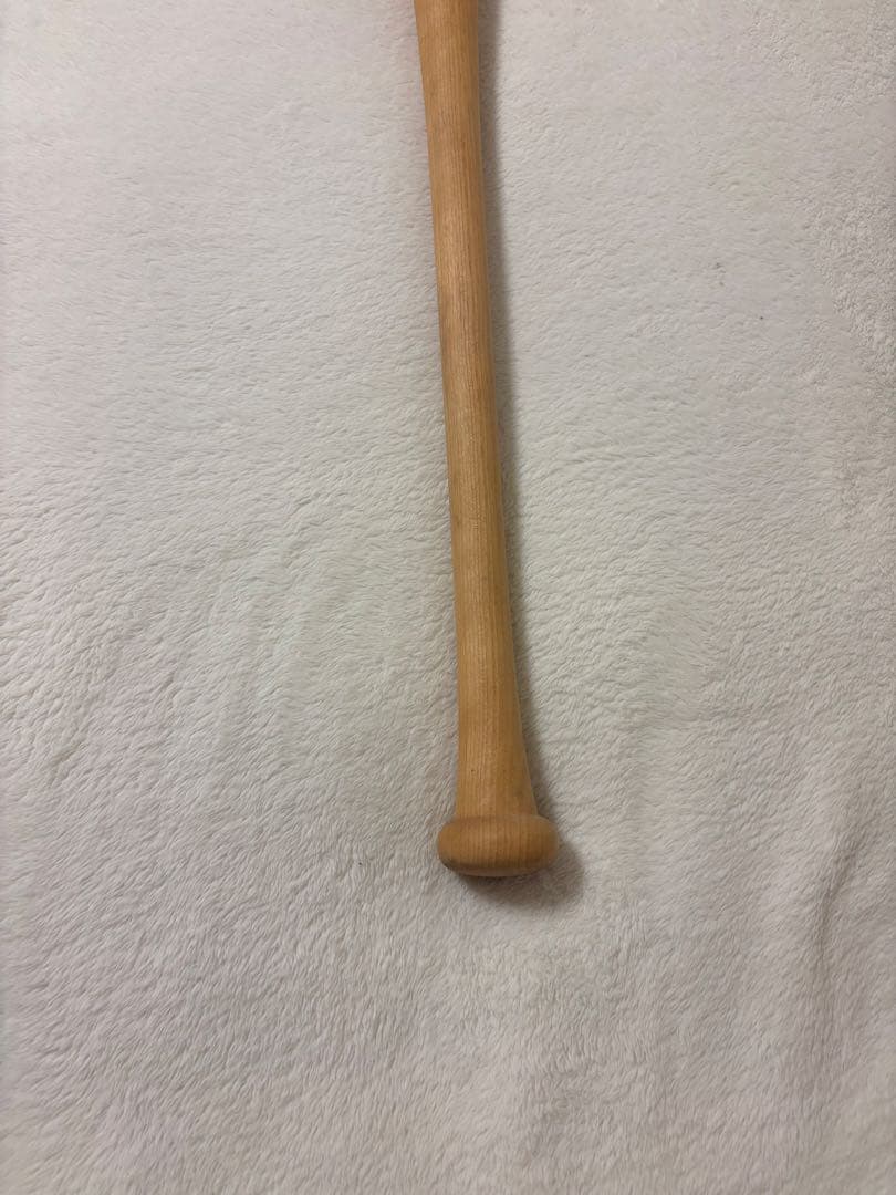 べ*と様 ビクタス　硬式木製バット　870g 84センチ