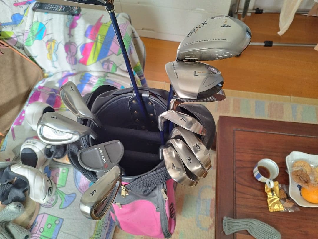 女性用ゴルフセット　ゼクシオ