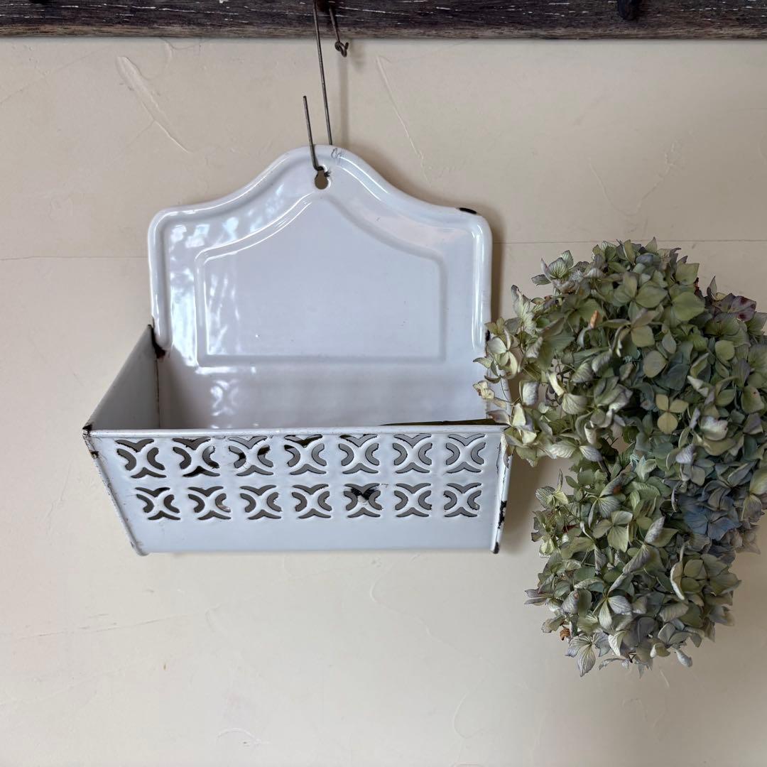 ホーロー　オニオンラック　レターラック　アンティーク　小物入れ