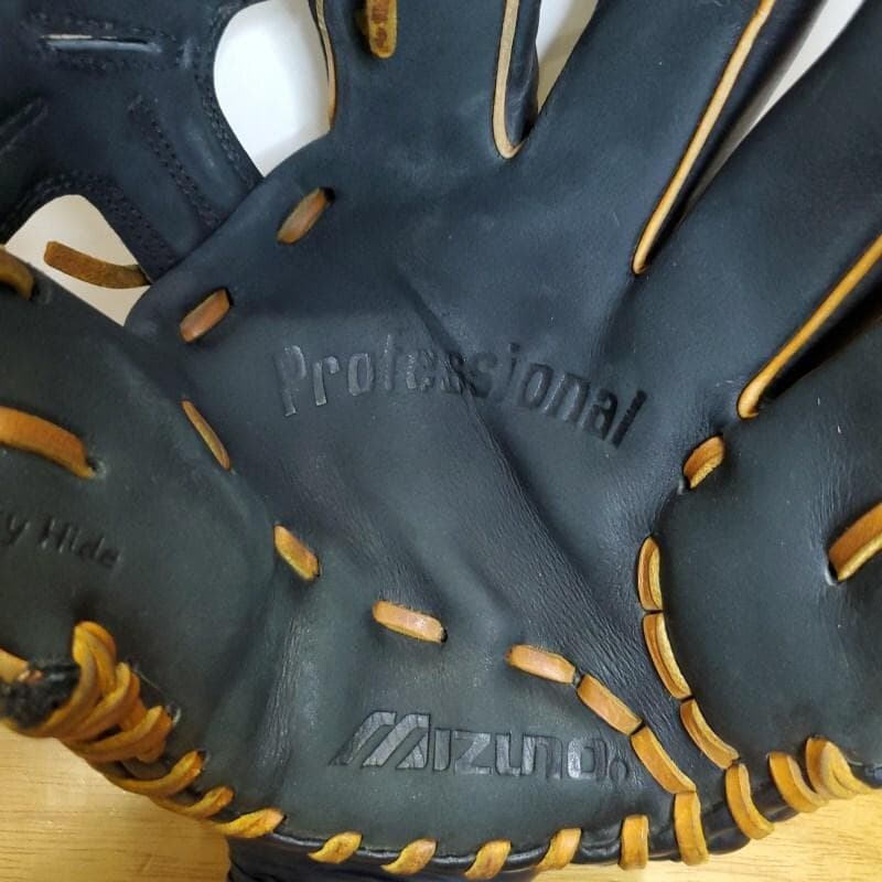 ミズノ 松井秀喜モデル ゴジラ型ウェブ Mラベル 児童用 外野用 軟式グローブ