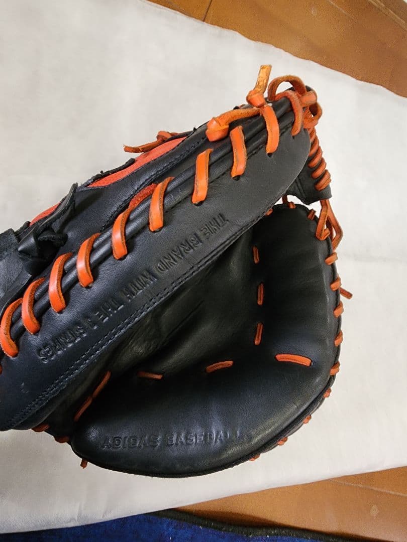 ★最終値下げ★adidas 軟式グローブ 黒/オレンジ　 キャッチャーミット