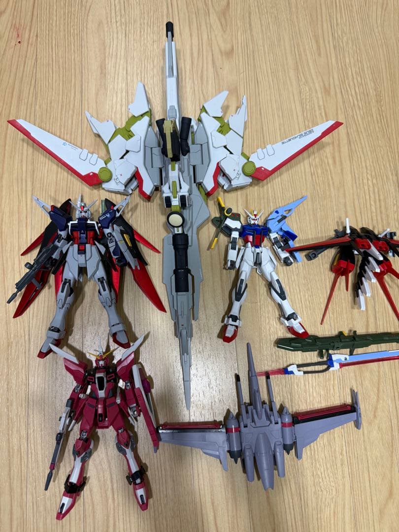 ガンプラセット売り　デスティニーガンダムspec2&ゼウスシルエット