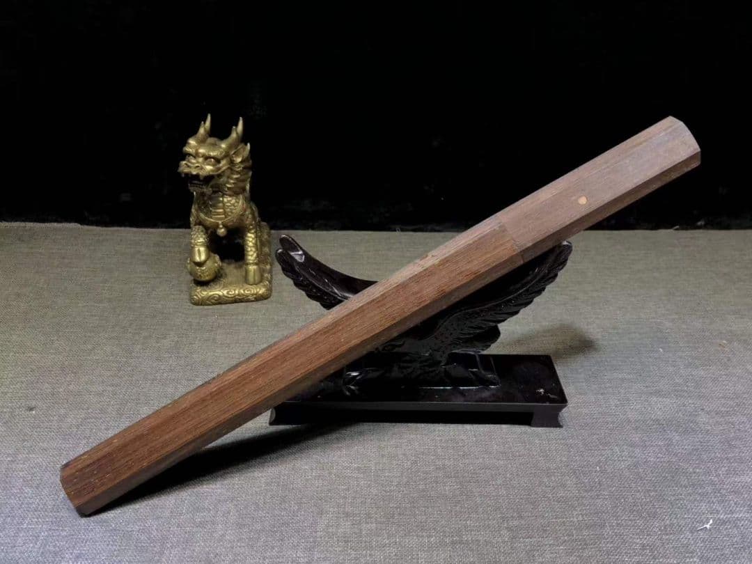 武具　刀装具　日本刀　模造刀   居合刀    肋差   短刀 花梨木六稜唐横刀