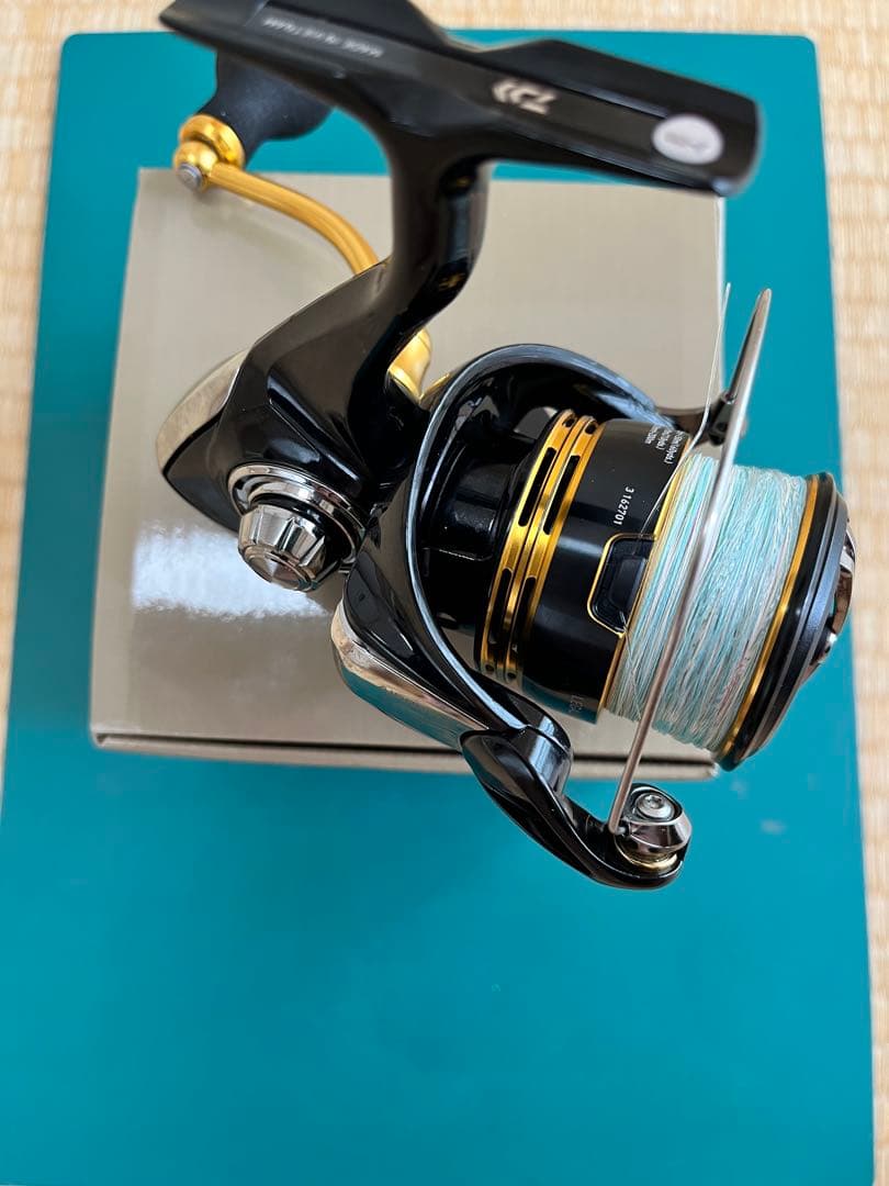 DAIWA 23 LEGALIS LT4000-CXH スピニングリール