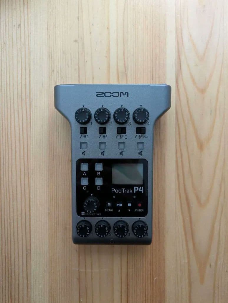 ZOOM PodTrak P4｜ポッドキャストや収録に最適な多機能レコーダー