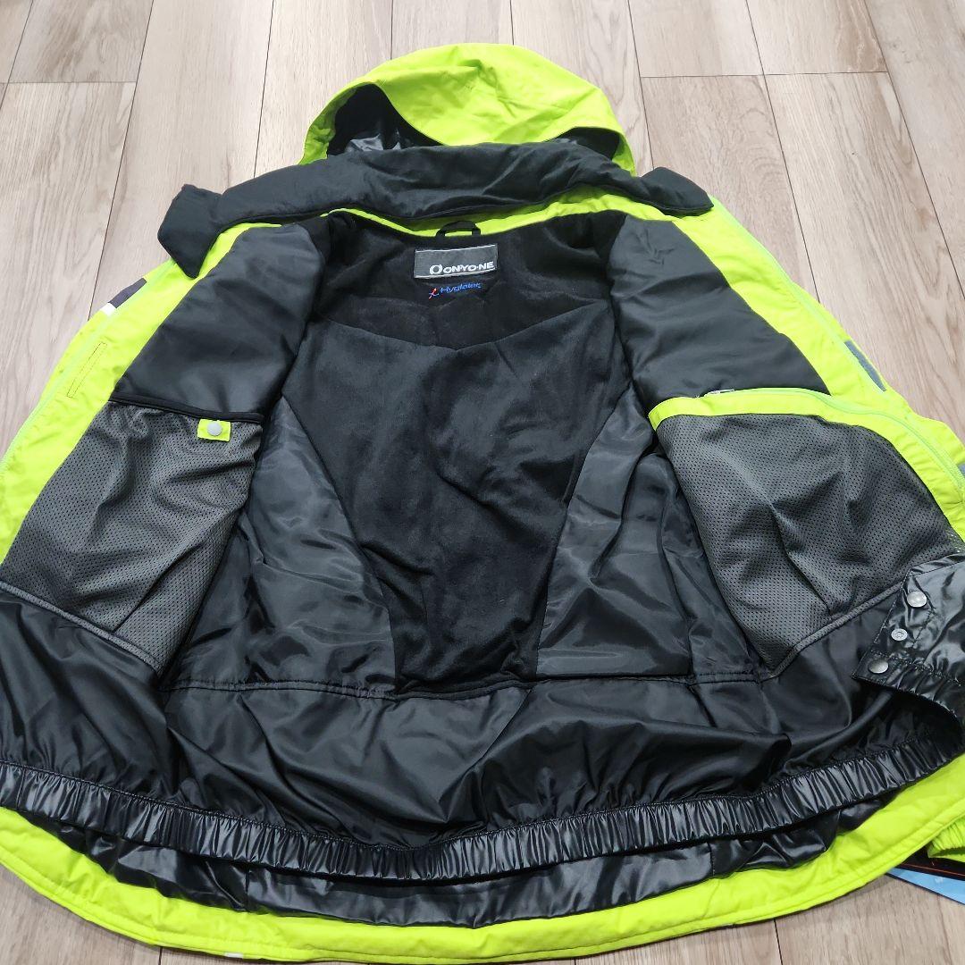 新品未使用 ONYONE スキーウェア Lサイズ 蛍光グリーン