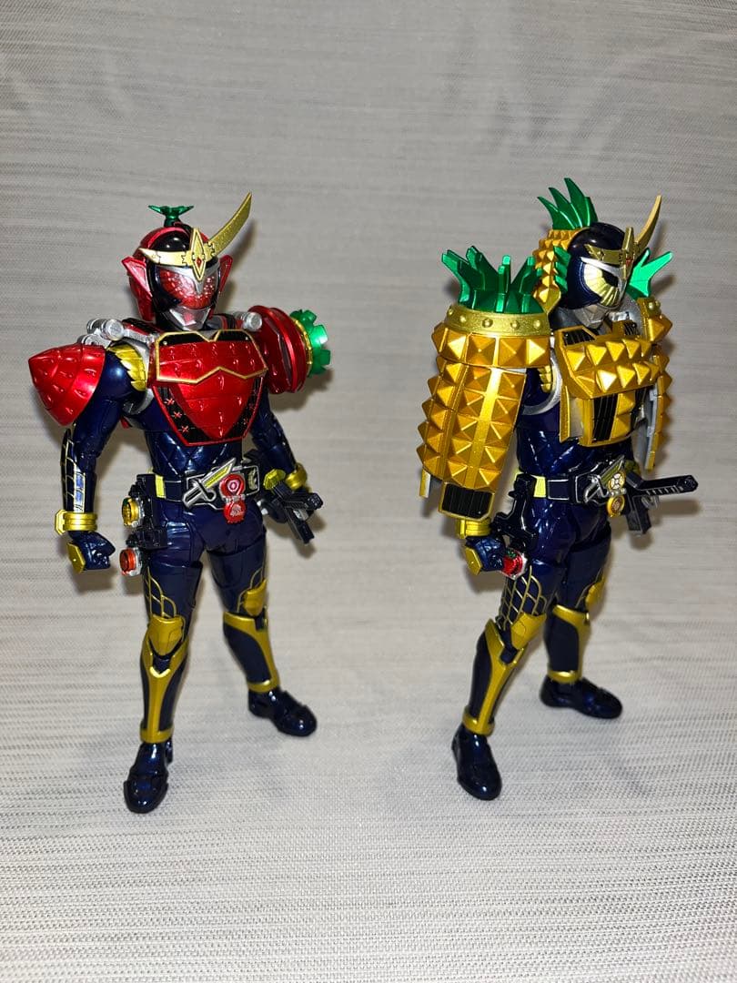 S.H.Figuarts(真骨彫製法) 仮面ライダー鎧武 イチゴ＆パインアームズ