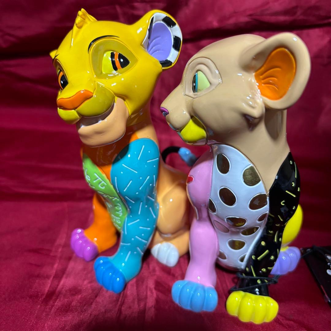 ブリット　enesco エネスコ　ライオンキング　シンバ　ナラ　フィギュア　置物