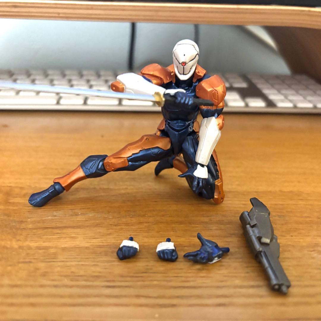 マイクロヤマグチ リボルミニ サイボーグ忍者 メタルギア フィギュア