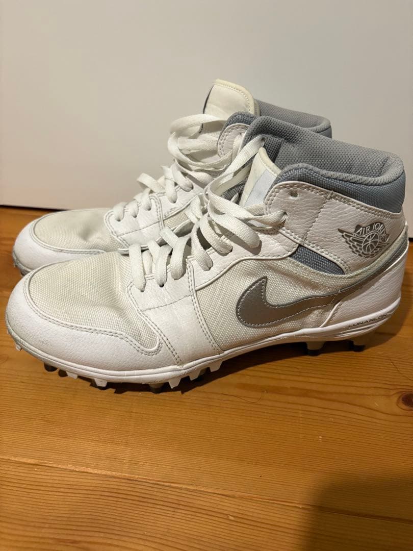 Nike Air Jordan スパイク ホワイト/グレー