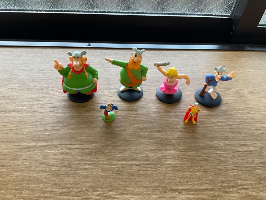 アステリックス・珍しいミニブック ★ フランス語・人形