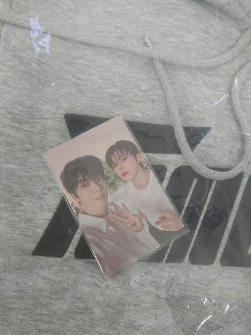 TXT トゥバ act tomorrow パーカー フーディー Lサイズ