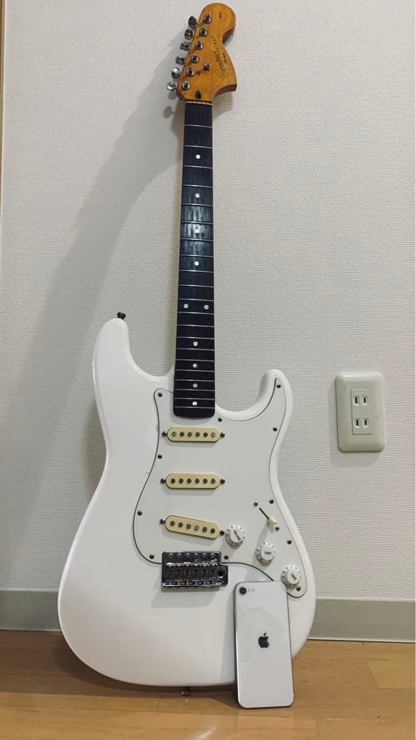 Squier by Fender Affinity ストラトキャスター 白