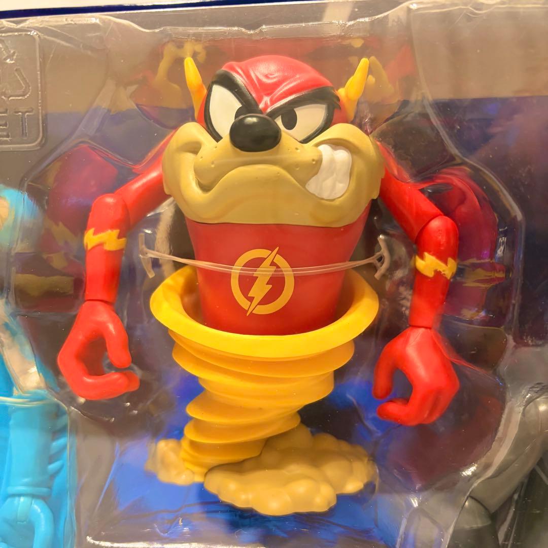 【日本未発売】ワーナー100周年 ルーニー・テューンズ DCコラボフィギュア