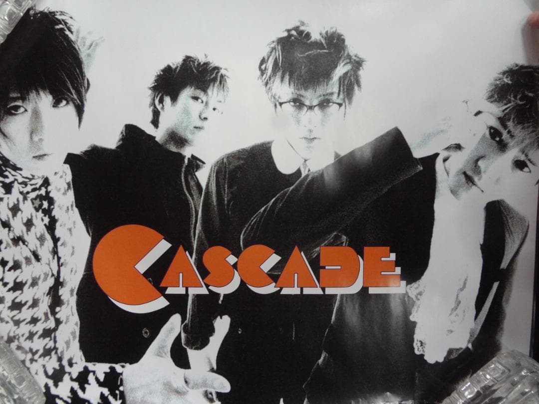 アーティスト歌手タレント・・　入手困難非売品ポスター１００枚セット