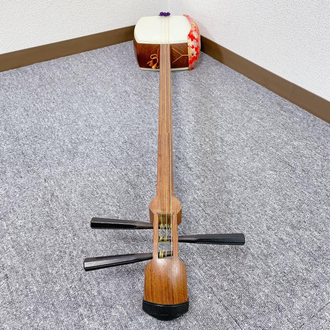 三味線 中棹 花梨 平溝 丸打胴 犬皮 和楽器