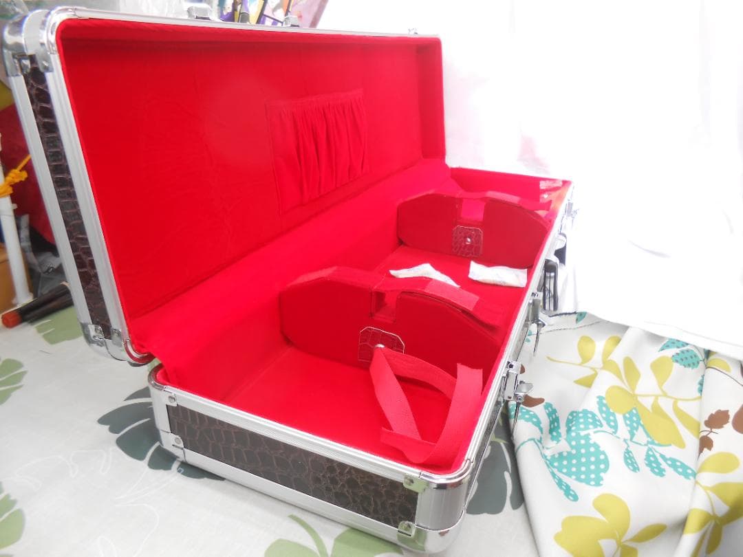 新品未使用(送料無料)13.450円　沖縄三線専用　アルミ縁ハードケース