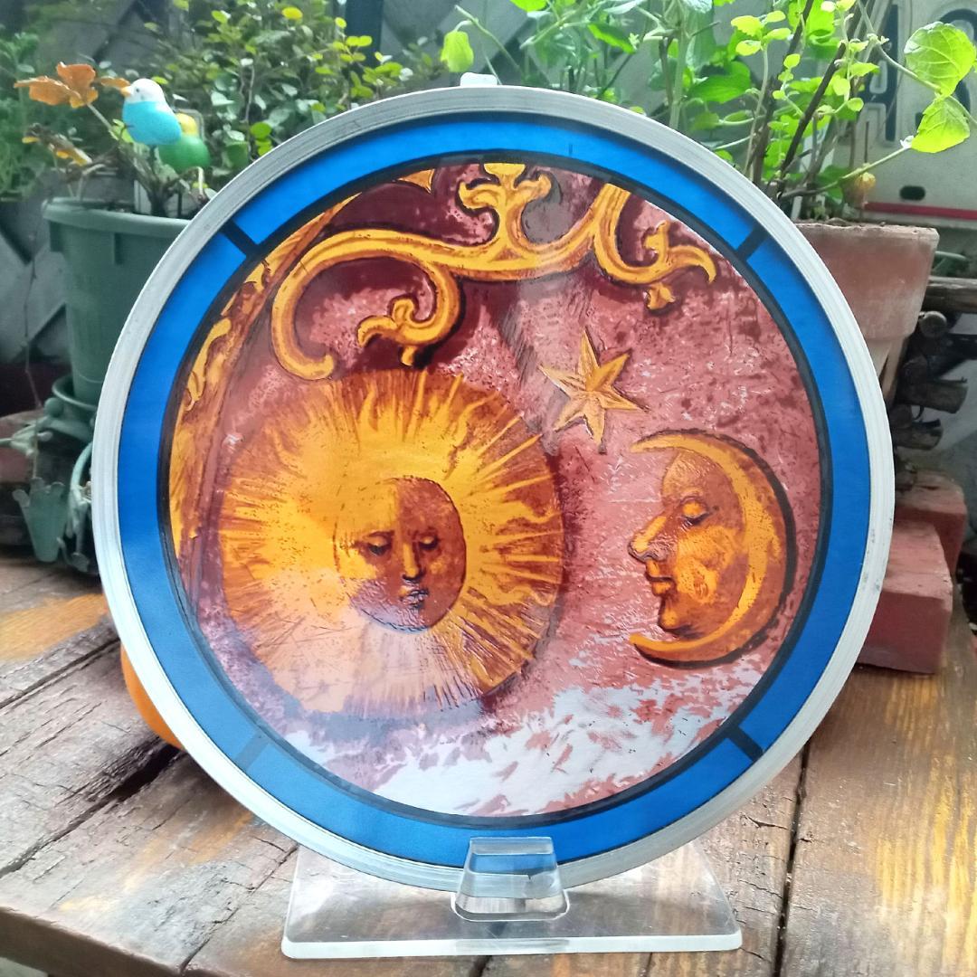 ニューヨーク メトロポリタン美術館ステンドグラス 太陽と月 グラスマスターズ社