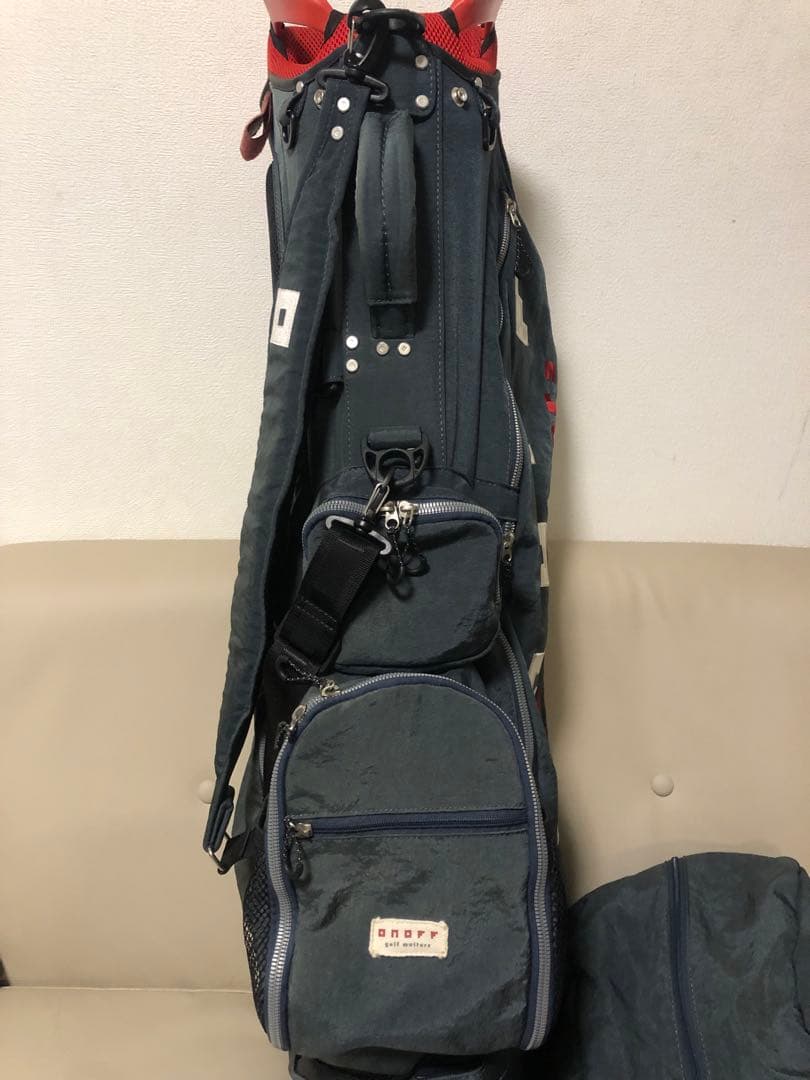 【送料込み】美品　大人気　オノフ　ONOFF キャディバッグ ゴルフバッグ