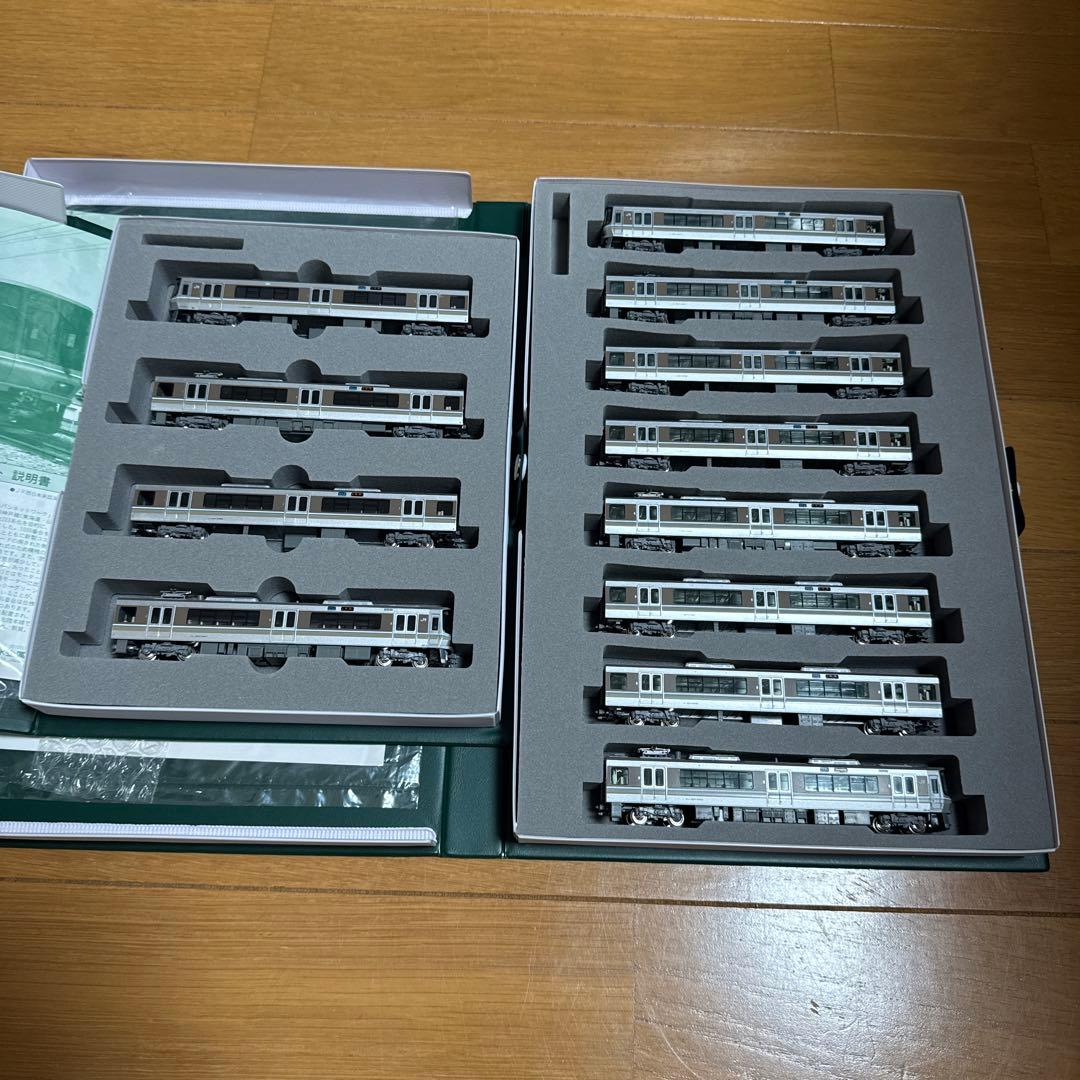 KATO 223系 2000番台 1次車4両 2次車8両