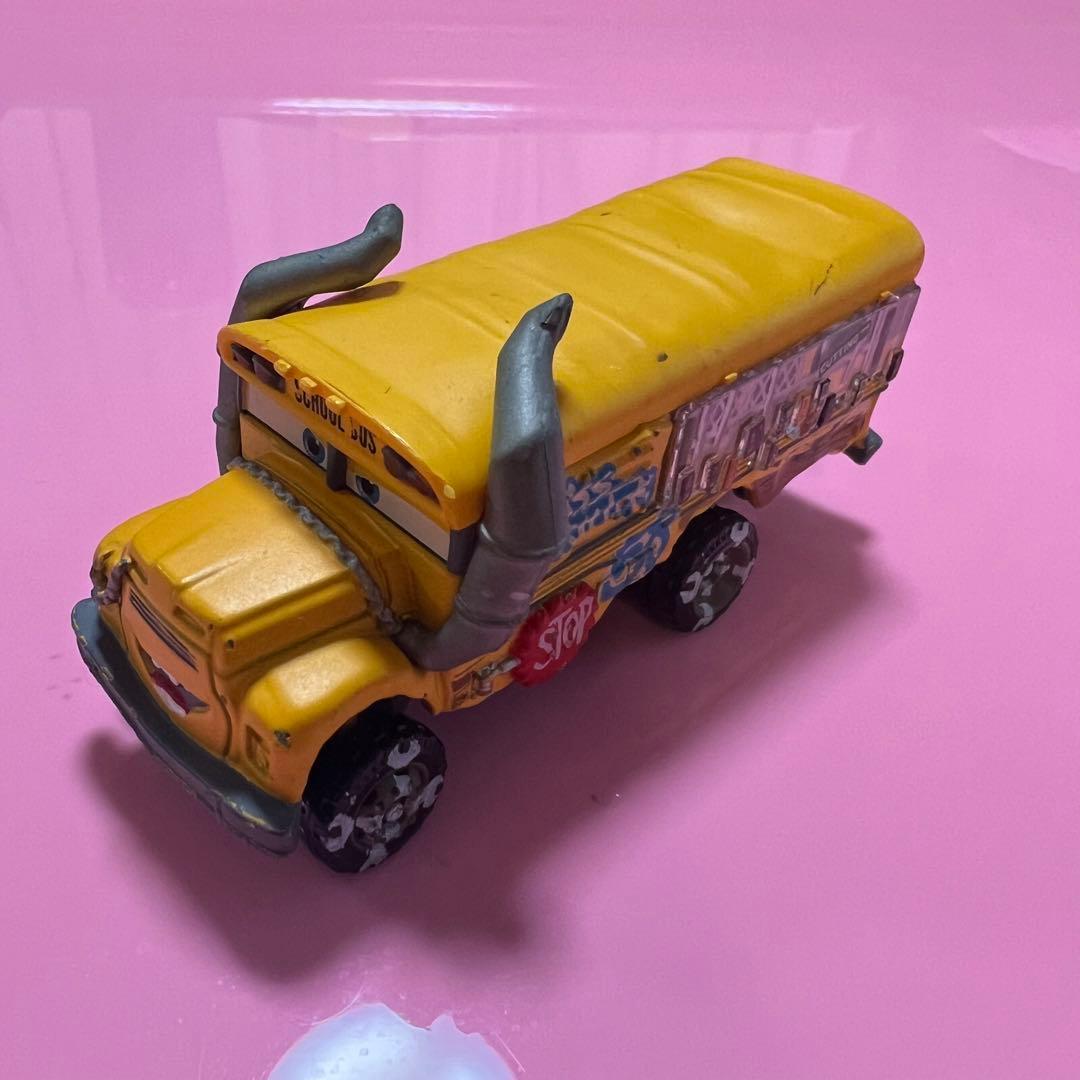 カーズ　トミカ　ディズニー　クロスロードシリーズ　中古品