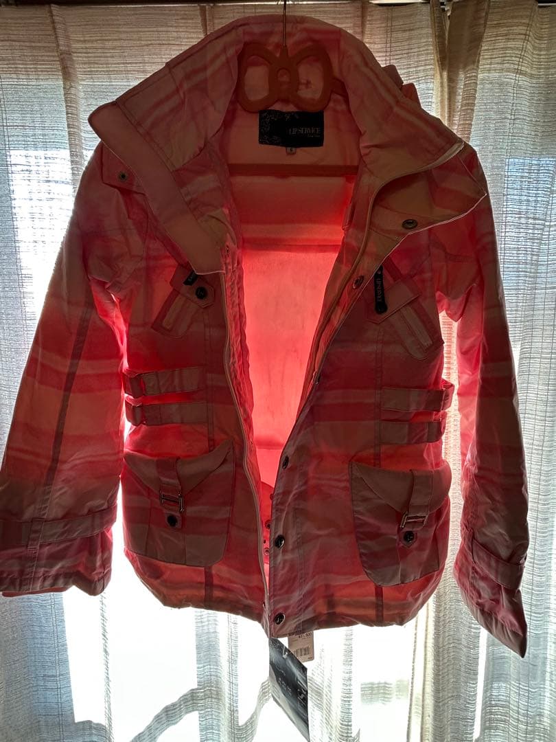 ピンクと白のストライプ スノーボードウェア S