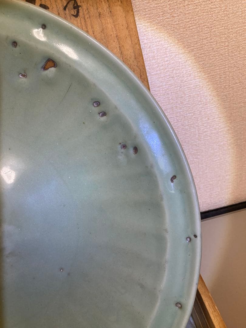 明時代　龍泉窯青磁大皿　箱付き