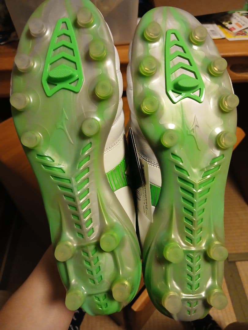 サッカースパイク モレリアネオ4