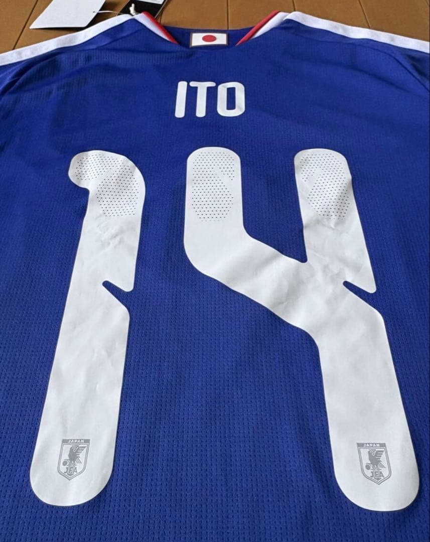 サッカー日本代表2026 ホーム レプリカ ユニフォーム No.14 伊東 純也