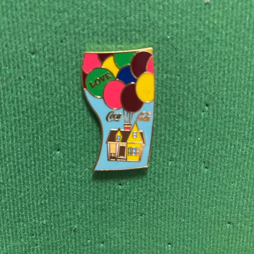 コカコーラ　カールじいさんの空飛ぶ家　ピンズ　4個セット LE100