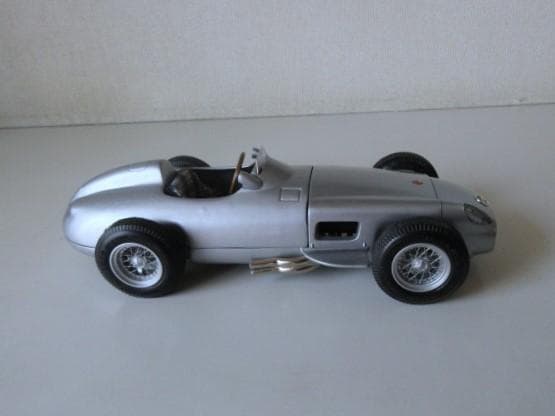 特価 CMC (1/18) メルセデスベンツ W196