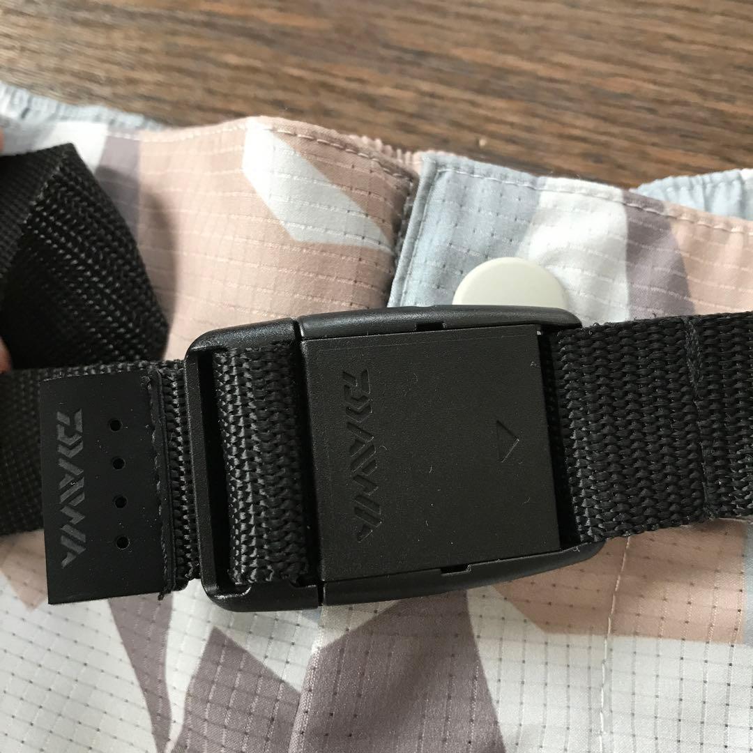 ダイワ　撥水ストレッチパンツ　Lサイズ カモ