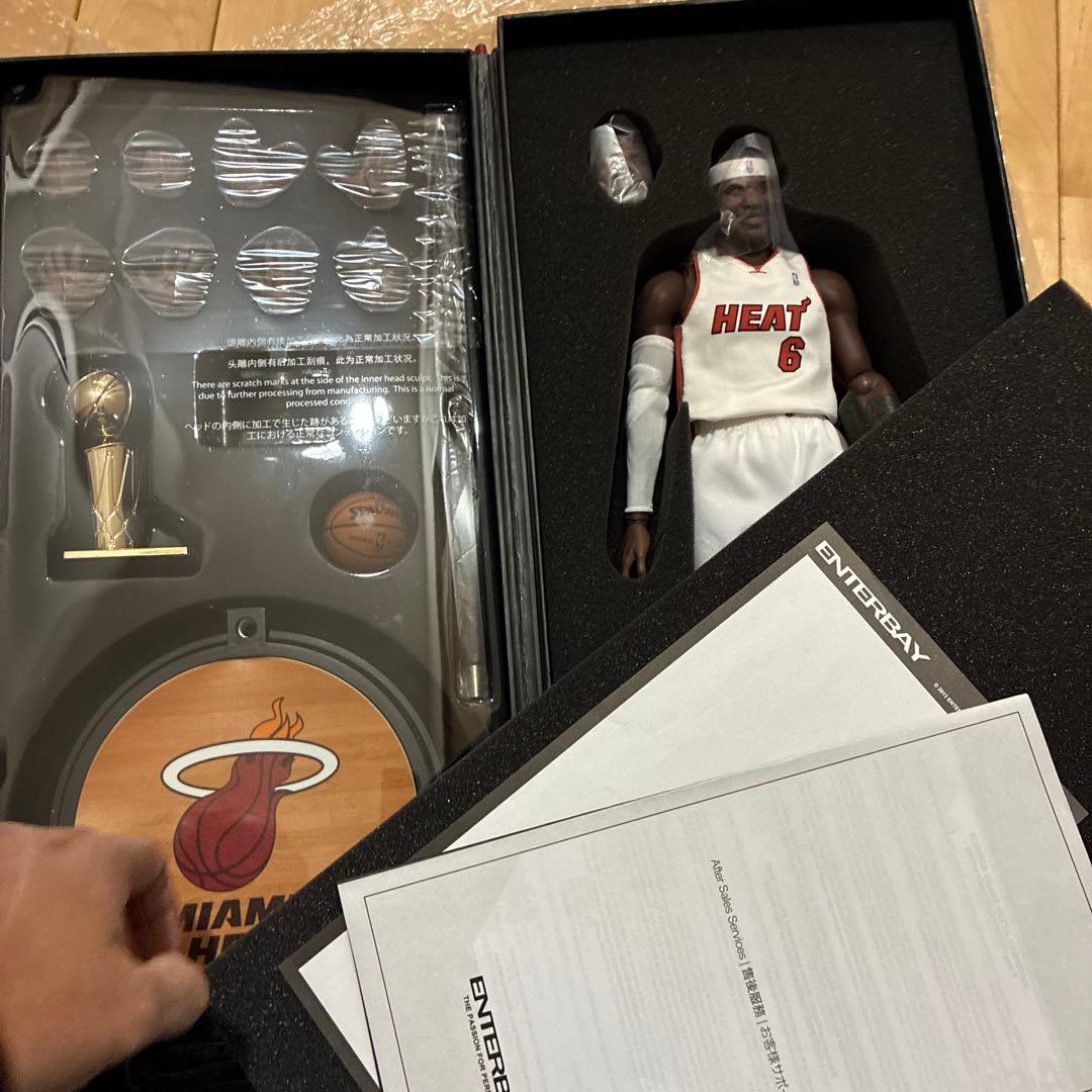 ENTERBAY レブロンジェームズ　リアルマスターピース　マイアミヒート