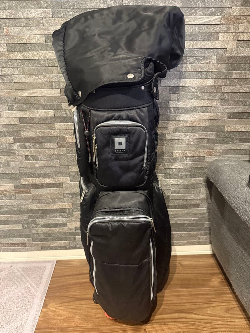 美品　Onoff ゴルフバッグ・キャディバッグ 黒