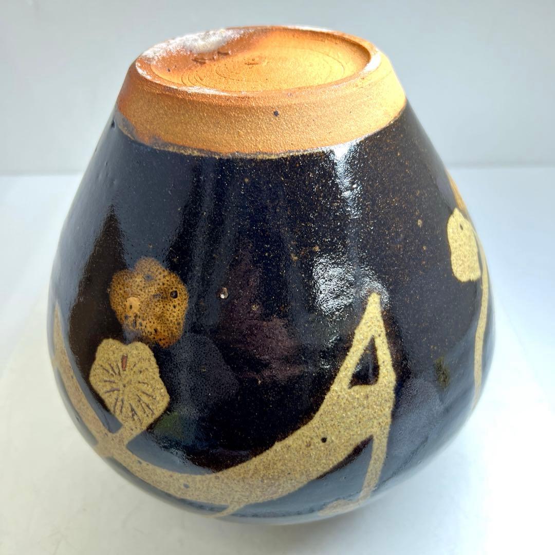 伊藤麻沙人　黒釉梅絵壺　共箱　高さ約22.5㎝　東Y7-0804①
