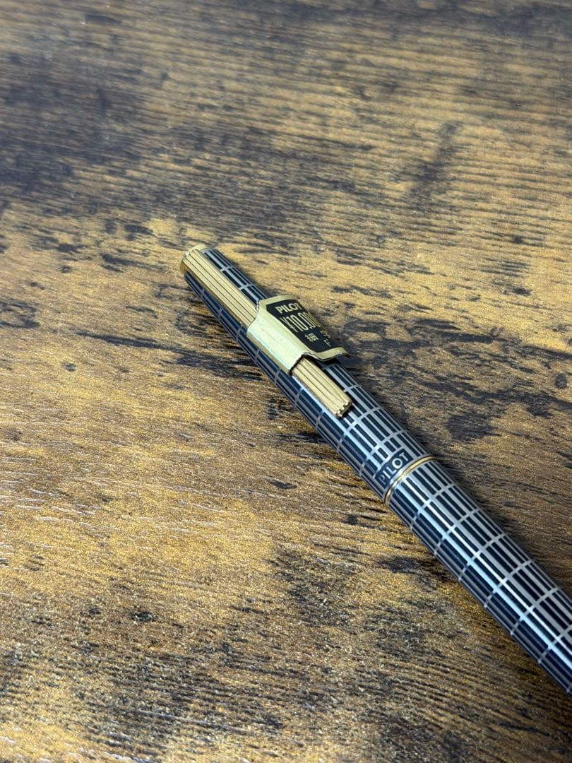 新品未使用　1976年製　18金　ゴールド　蝕刻　パイロット　万年筆　細字