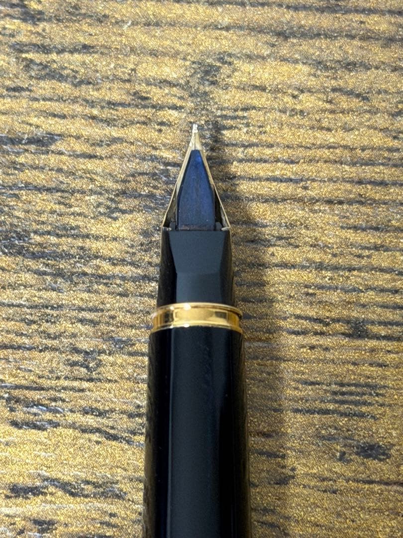 新品未使用　1976年製　18金　ゴールド　蝕刻　パイロット　万年筆　細字