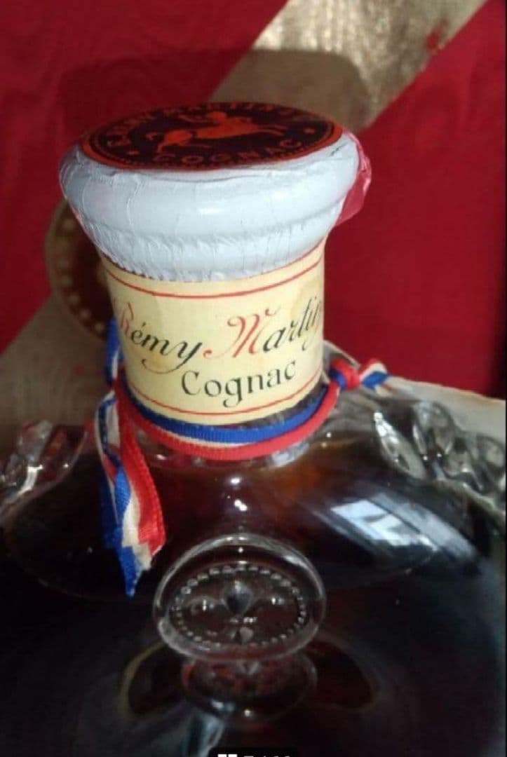 激レア レミーマルタン ルイ13世 ベリーオールド バカラボトル 700ml