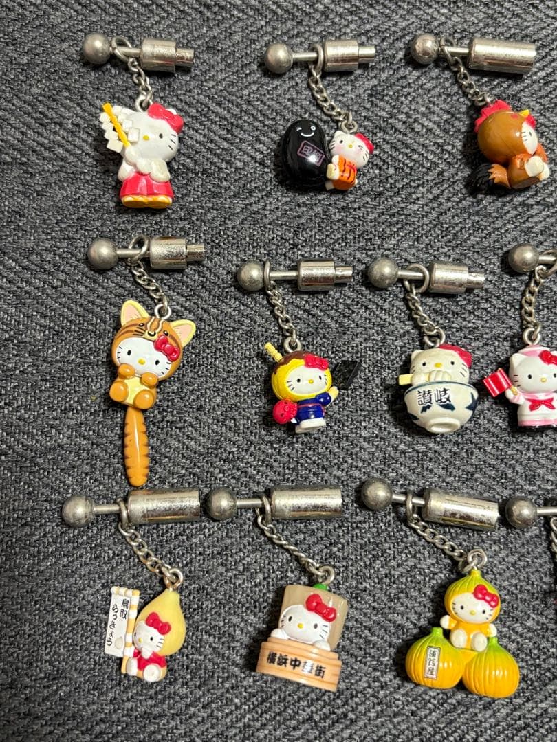 【再々値下げ】　平成レトロ　レア　ご当地キティ　ハローキティ ストラップ 14個