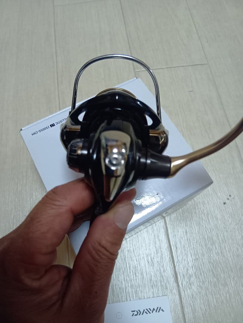 DAIWA BALLISTIC LT 2500SS-CXH スピニングリール