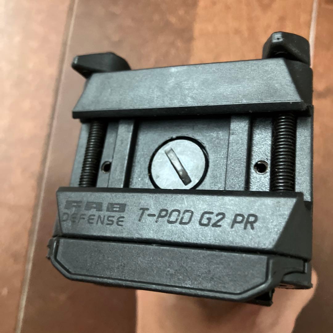 【FAB DEFENSE】 バイポッドグリップ T-POD G2 ブラック