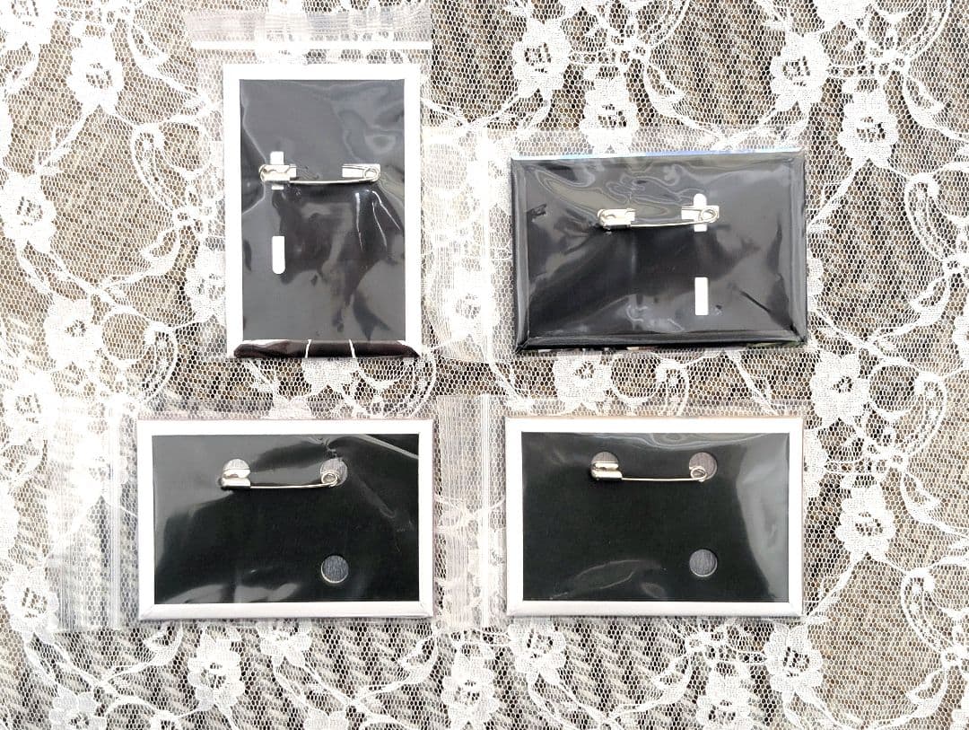 進撃の巨人 リヴァイ百景　缶バッジ46個セット＋おまけ2個