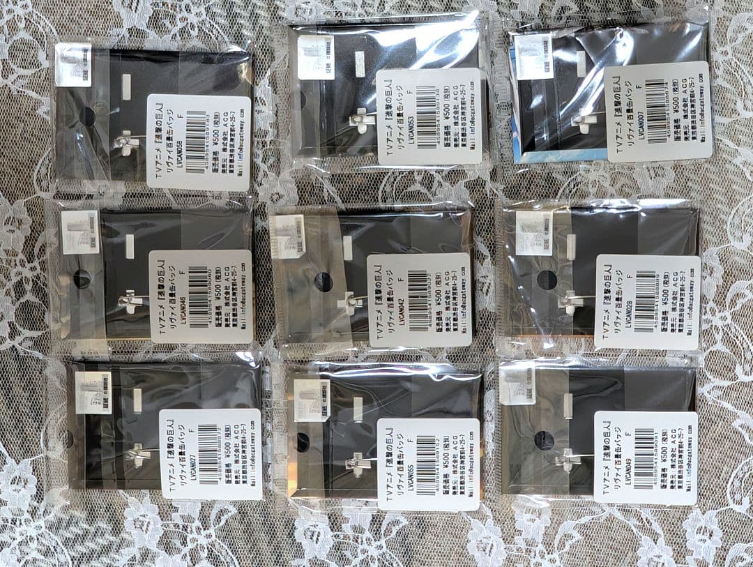 進撃の巨人 リヴァイ百景　缶バッジ46個セット＋おまけ2個