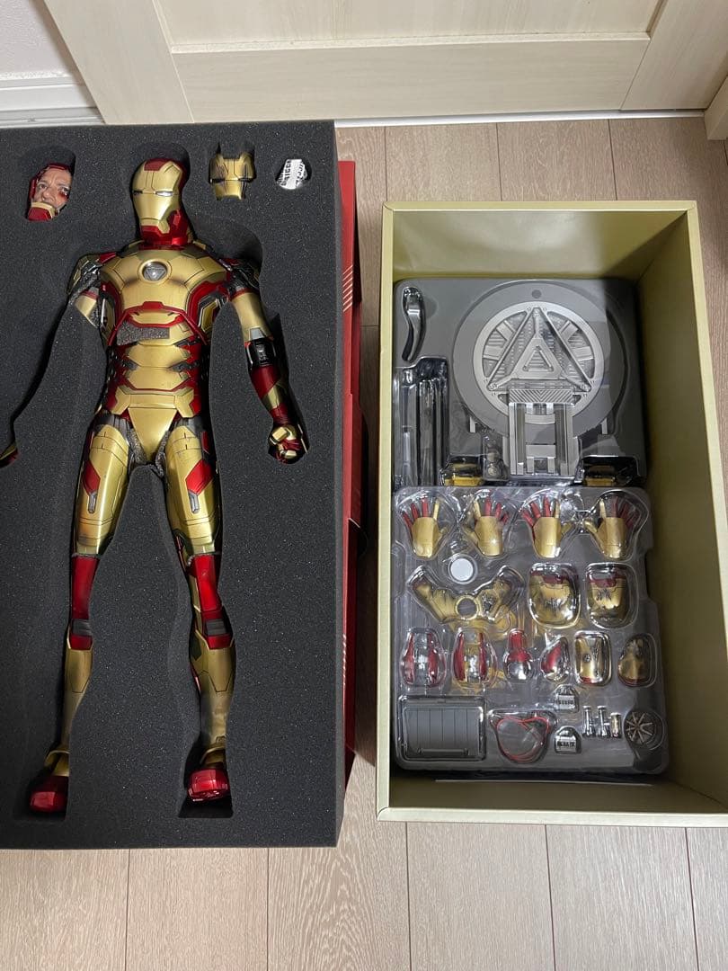 新品開封のみ ホットトイズ QS008アイアンマン・マーク42 1/4