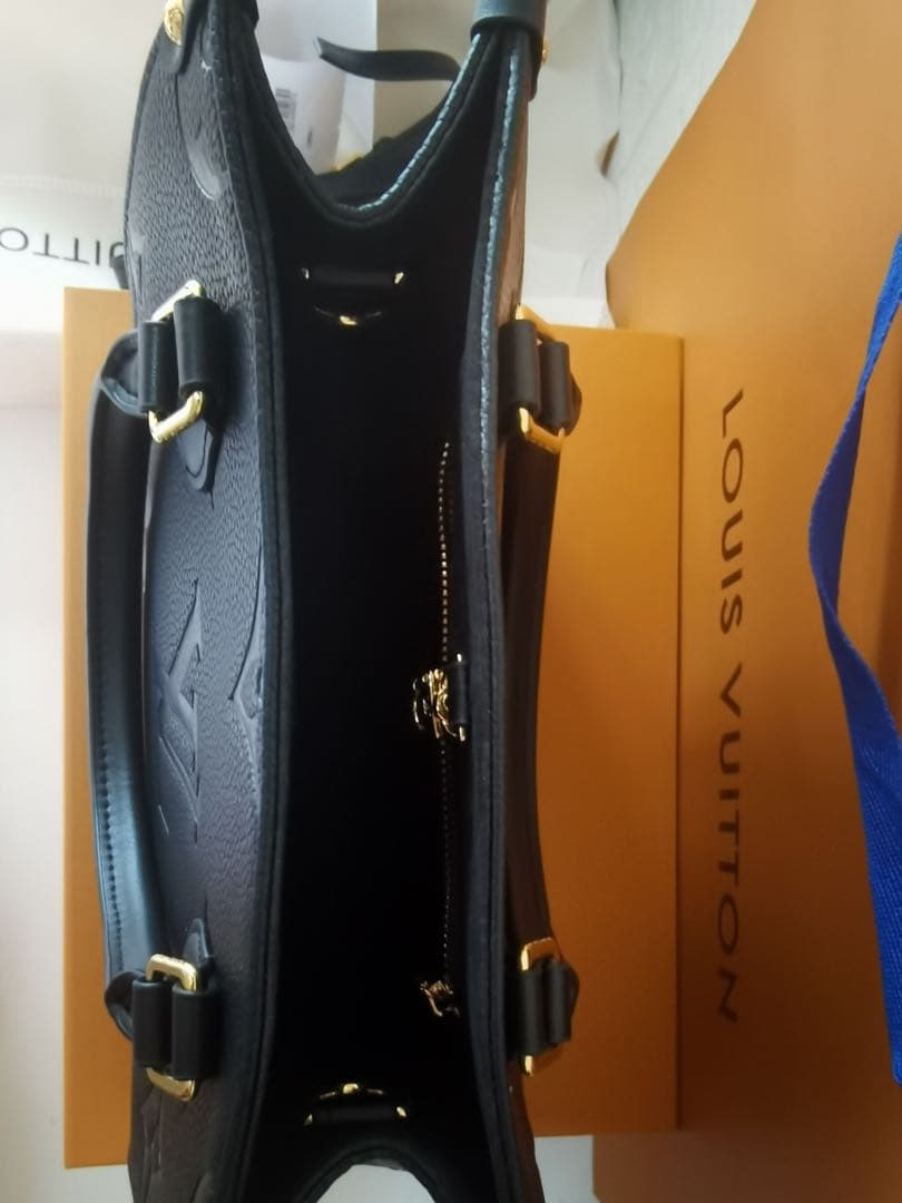 ブラックショルダーバッグ