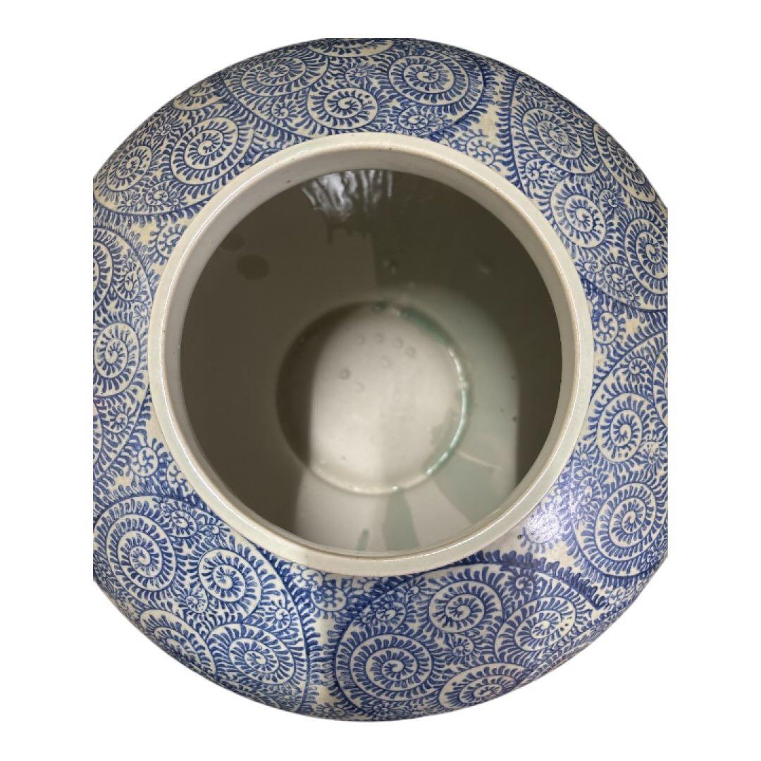 有田焼　蛸唐草　飾り壺　陶器の蓋付き壺　岐阜県揖斐郡池田町まで